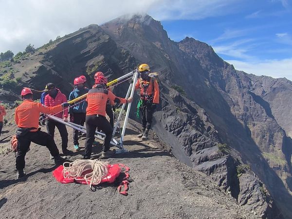 Evakuasi Turis Brasil Juliana Berakhir Tragis di Gunung Rinjani