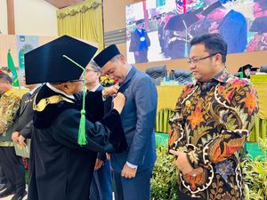 Dapat Pin Emas, Wabup Takalar Jadi Salah Satu Alumni Terbaik UMI Dapat Pin Emas, Wabup Takalar Jadi Salah Satu Alumni Terbaik UMI