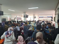 Warga Banten Minta Tambah Waktu Pemutihan Pajak Kendaraan-Jumlah Petugas
