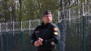 Tangkal Ancaman, Finlandia Pasang Pagar Baja di Perbatasan Rusia