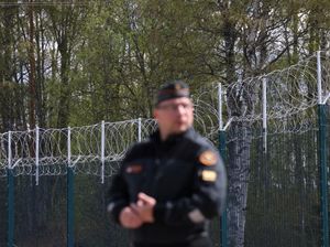 Tangkal Ancaman, Finlandia Pasang Pagar Baja di Perbatasan Rusia