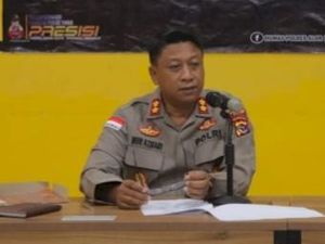Rekrut 119 Tenaga Kerja Secara Ilegal, Tiga Pria Asal Alor Ditangkap Polisi Rekrut 119 Tenaga Kerja Secara Ilegal, Tiga Pria Asal Alor Ditangkap Polisi