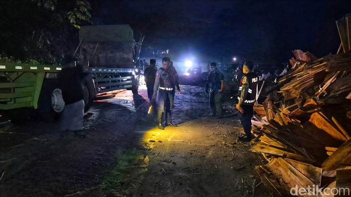Kecelakaan truk fuso di Jampang Tengah, Sukabumi Kecelakaan truk fuso di Jampang Tengah, Sukabumi