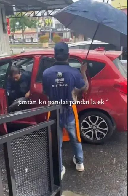 Kedai Ini Viral Gegara Pelayannya Hanya Manis ke Pelanggan Perempuan