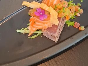 Video: Umami! Salmon Tataki hingga Mizu Mochi di Resto Jepang Tertinggi Video: Umami! Salmon Tataki hingga Mizu Mochi di Resto Jepang Tertinggi