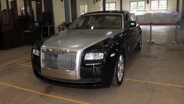 Akhirnya, Mobil Rolls-Royce Kemensos Laku Dilelang Rp 2,5 M