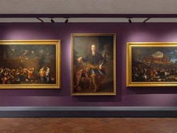 Gegara Tersandung Saat Berfoto, Pengunjung Rusak Lukisan Kuno