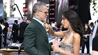 Foto: Momen Langka Brad Pitt dan Ines de Ramon Mesra di Karpet Merah F1