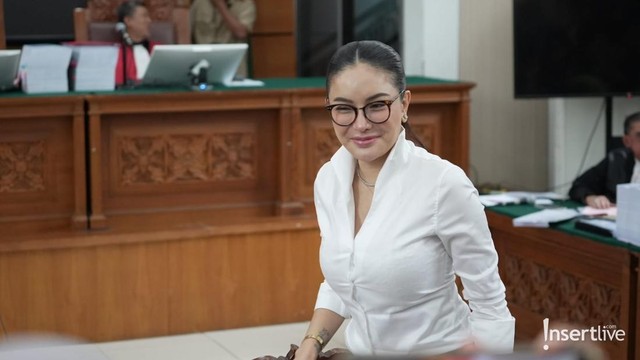 Kabar Terkini Artis dari InsertLive : Terpopuler: Nikita Mirzani Tuntut Maaf Reza Gladys hingga Baim Wong Menang Hak Asuh Anak