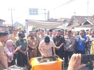 Bupati Batang Resmikan Jembatan Pasar Warungasem, Tuntas Lebih Cepat Bupati Batang Resmikan Jembatan Pasar Warungasem, Tuntas Lebih Cepat