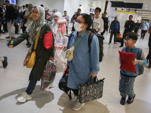 WNI yang Dievakuasi dari Iran Terima Kasih ke Pemerintah: Sekarang Aman WNI yang Dievakuasi dari Iran Terima Kasih ke Pemerintah: Sekarang Aman