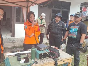 Faktor Cuaca, Evakuasi Jenazah Kakek dari Jurang Gunung Salak Dilanjut Besok Faktor Cuaca, Evakuasi Jenazah Kakek dari Jurang Gunung Salak Dilanjut Besok