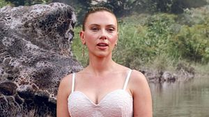 Scarlett Johansson Gapai Mimpi Main Bareng Dinosaurus