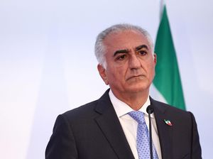 Putra Shah Terakhir Serukan Intervensi Internasional di Iran
