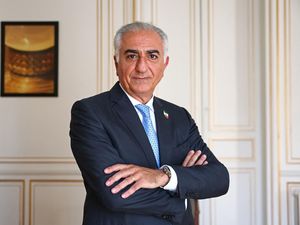 Putra Shah Iran Minta Trump Turun Tangan, Ajak Demonstran Rebut Pusat Kota