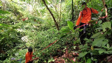 3 Tim Lanjut Cari Kakek Hilang di Gunung Salak, Susuri Sungai-Pakai Drone