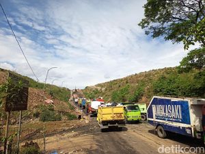 Solusi Pemkot Makassar Atasi Antrean Panjang Truk Sampah di TPA Antang Solusi Pemkot Makassar Atasi Antrean Panjang Truk Sampah di TPA Antang