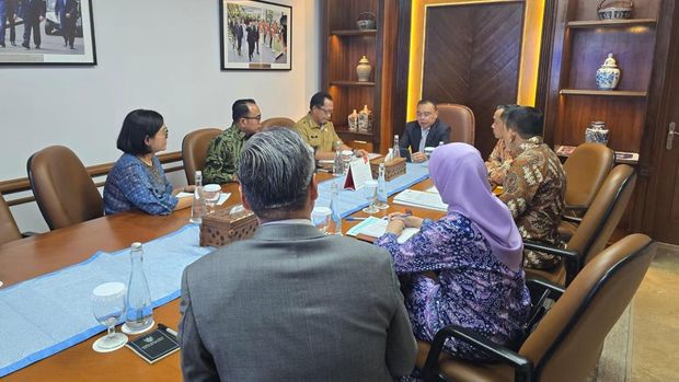 Wakil Ketua dewan perwakilan rakyat Sufmi Dasco Ahmad hingga Mendagri Tito Karnavian