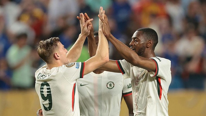 PHILADELPHIA, PENNSYLVANIA - JUNE 24: Liam Delap of Chelsea FC celebrates with team mate Tosin Adarabioyo after scoring to give the side a 2-0 lead during the FIFA Club World Cup 2025 group D match between Esperance de Tunis and Chelsea FC at Lincoln Financial Field on June 24, 2025 in Philadelphia, Pennsylvania. (Photo by Jonathan Moscrop/Getty Images)