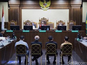 4 Terdakwa Korupsi Lahan Rorotan Divonis Penjara 4 Terdakwa Korupsi Lahan Rorotan Divonis Penjara