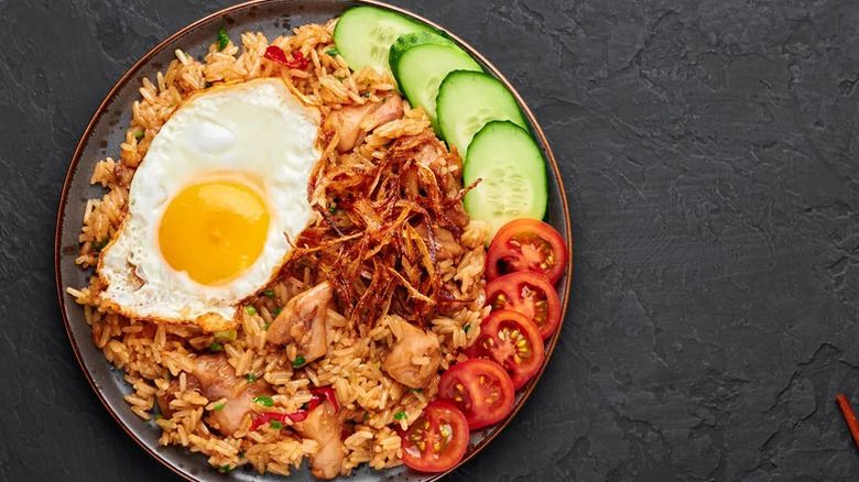 5 Racikan Nasi Goreng Enak di Dunia, dari Indonesia sampai Iran