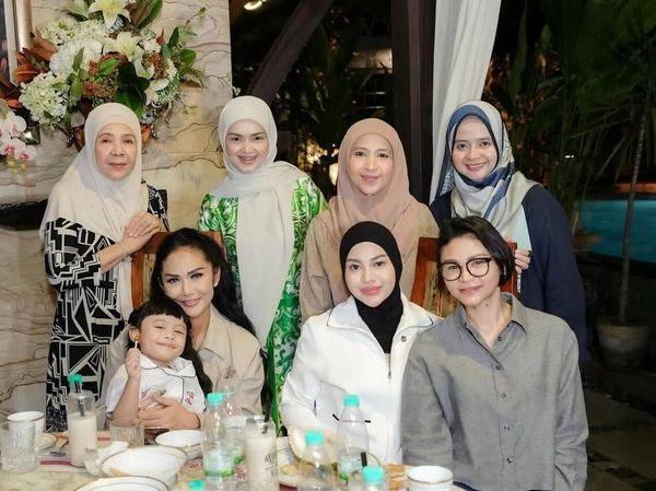 Seru Banget! Momen Ameena Chill Bareng Kris Dayanti dan Siti Nurhaliza