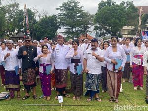 2.466 PPPK di Karangasem Terima SK, Gus Par Ingatkan Disiplin dan Dedikasi 2.466 PPPK di Karangasem Terima SK, Gus Par Ingatkan Disiplin dan Dedikasi