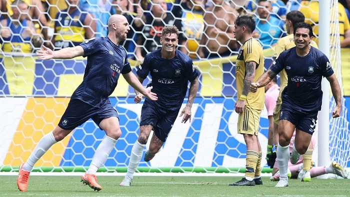 NASHVILLE, TENNESSEE - JUNE 24: Christian Gray #4 of Auckland City FC celebrates the teams first goal during the FIFA Club World Cup 2025 group C match between Auckland City FC and CA Boca Juniors at GEODIS Park on June 24, 2025 in Nashville, Tennessee. (Photo by Alex Grimm/Getty Images)