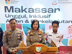 Polisi Soroti Parkir Liar di Jalan Boulevard-Pengayoman Makassar Picu Macet Polisi Soroti Parkir Liar di Jalan Boulevard-Pengayoman Makassar Picu Macet