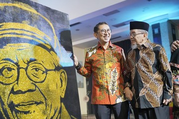 Hari Sastra Indonesia Ke-12, Kemenbud Luncurkan Buku 90 Tahun Taufiq Ismail
