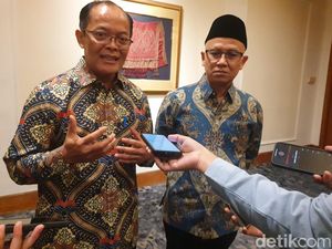 Kemendikdasmen Minta Seluruh Guru Mahir Berbahasa Indonesia, Diuji Lewat UKBI Kemendikdasmen Minta Seluruh Guru Mahir Berbahasa Indonesia, Diuji Lewat UKBI