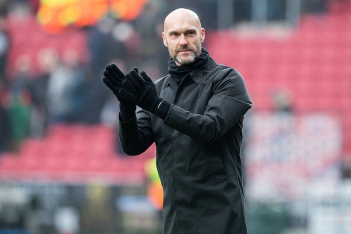 BRISTOL, ENGLAND - FEBRUARY 09: Luke Williams Manager of Swansea City celebrates at full time during the Sky Bet Championship match between Bristol City and Swansea City at Ashton Gate Stadium on February 09, 2025 in Bristol, England. (Photo by Athena Pictures/Getty Images)