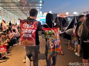 Video: Keseruan Pengunjung Berburu Tas Lucu Isi Snack di PRJ Video: Keseruan Pengunjung Berburu Tas Lucu Isi Snack di PRJ