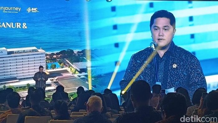 Menteri BUMN Erick Thohir dikala menampilkan sambutan dalam pelantikan KEK Sanur dan Bali International Hospital di The Meru Sanur, Denpasar, Bali, Rabu (25/6/2025). (Foto: Ni Made Lastri Karsiani Putri/detikBali) Menteri BUMN Erick Thohir dikala menampilkan sambutan dalam pelantikan KEK Sanur dan Bali International Hospital di The Meru Sanur, Denpasar, Bali, Rabu (25/6/2025). (Foto: Ni Made Lastri Karsiani Putri/detikBali)