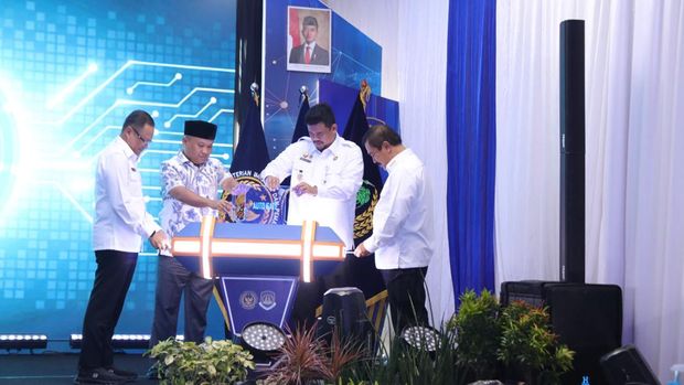 Menteri Imipas Agus Andrianto di Bandara Kualanamu