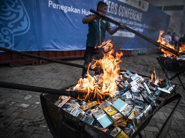 Bea Cukai Musnahkan 64 Juta Rokok dan MMEA Ilegal