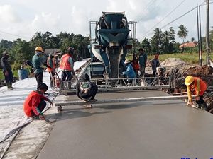 Komitmen Pemkab Bangun dan Perbaiki Jalan untuk Warga Lampung Selatan Komitmen Pemkab Bangun dan Perbaiki Jalan untuk Warga Lampung Selatan