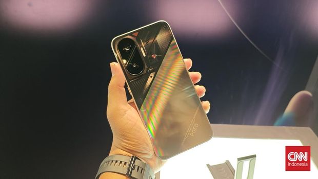 Poco resmi meluncurkan ponsel terbarunya Poco F7, melengkapi F7 Pro dan F7 Ultra yang telah lebih dulu meluncur.