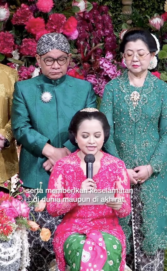 Putri bungsu Gubernur Jakarta Pramono Anung, Hanifa Fadhila Pramono melangsungkan siraman
