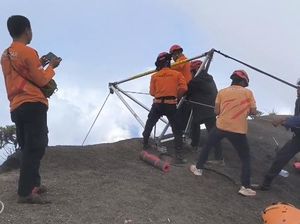 Jenazah Pendaki Brasil Ditemukan di Jurang 600 Meter Gunung Rinjani Jenazah Pendaki Brasil Ditemukan di Jurang 600 Meter Gunung Rinjani
