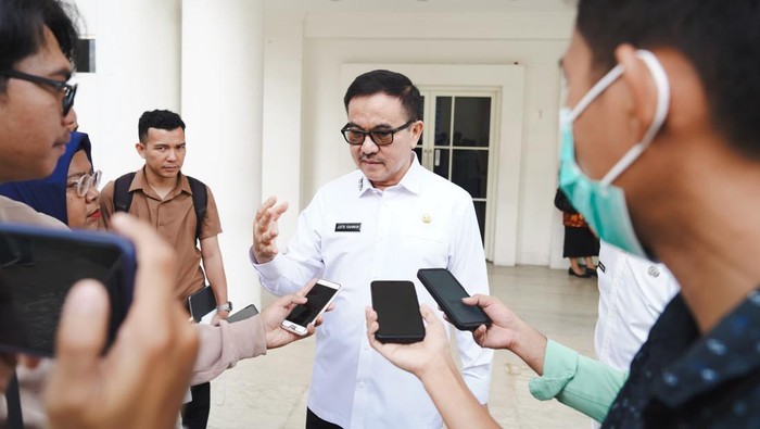 Sekda Provinsi Sulsel Jufri Rahman. Sekda Provinsi Sulsel Jufri Rahman.