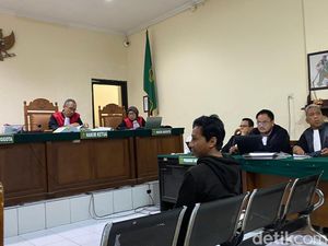 Saksi Helper Sebut Uang Makan di PPDS Undip Nyaris Rp 500 Juta untuk 5 Bulan Saksi Helper Sebut Uang Makan di PPDS Undip Nyaris Rp 500 Juta untuk 5 Bulan