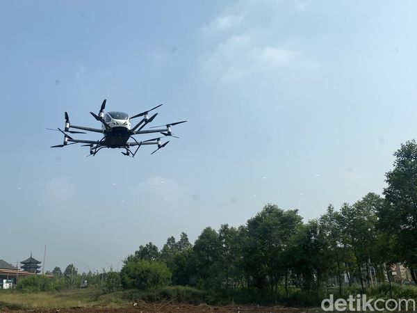 Momen Taksi Terbang Perdana Angkut Orang di Indonesia
