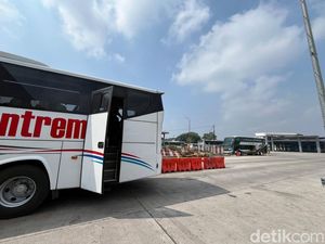 Ojol Dilarang Angkut Penumpang di Area Terminal Arjosari Malang Ojol Dilarang Angkut Penumpang di Area Terminal Arjosari Malang