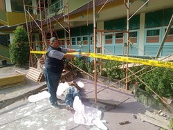 Buruh Palembang Tewas Terjatuh dari Ketinggian Saat Mengecat Bangunan Sekolah
