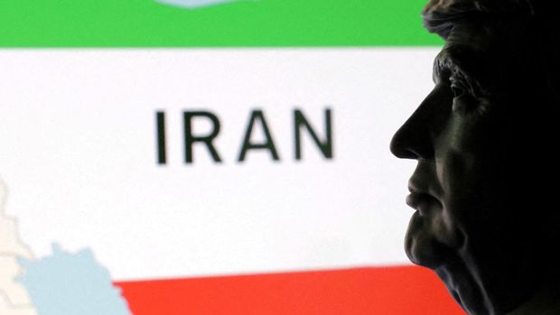 Trump bersikeras serangan AS hancurkan total situs nuklir Iran. Ia menepis laporan intelijen yang menyebut dampaknya hanya bersifat sementara.