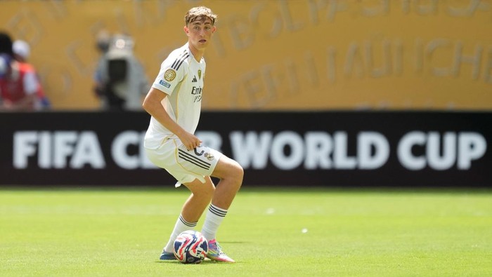 2220604926 Dean Huijsen centre-back of Real Madrid and Spain during the FIFA Club World Cup 2025 group H match between Real Madrid CF and Al Hilal at Hard Rock Stadium on June 18, 2025 in Miami Gardens, Florida. (Photo by Jose Breton/Pics Action/NurPhoto via Getty Images)