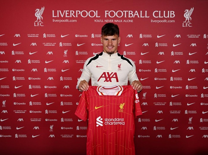 KIRKBY, ENGLAND - JUNE 26: (THE SUN OUT, THE SUN ON SUNDAY OUT) Milos Kerkez new signing for Liverpool FC at AXA Training Centre on June 26, 2025 in Kirkby, England. (Photo by Andrew Powell/Liverpool FC via Getty Images)