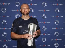 Klub Pekerja Auckland City FC, Diperkuat Mandor hingga Guru