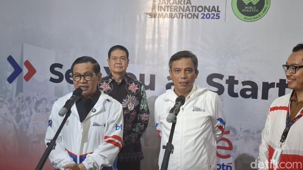 Gubernur DKI Jakarta Pramono Anung meninjau pribadi kesiapan pelaksanaan Jakarta International Marathon (JAKIM) 2025 di Balai Kartini, Jakarta Selatan. (Belia/detikcom)